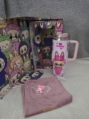 Stanley x Labubu Limited Edition 40oz Quencher Tumbler Set